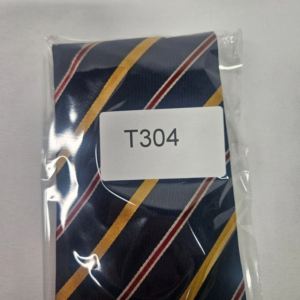 Banana Republic 100% Silk Men Tie Blue Gold Red Stripes 3.75